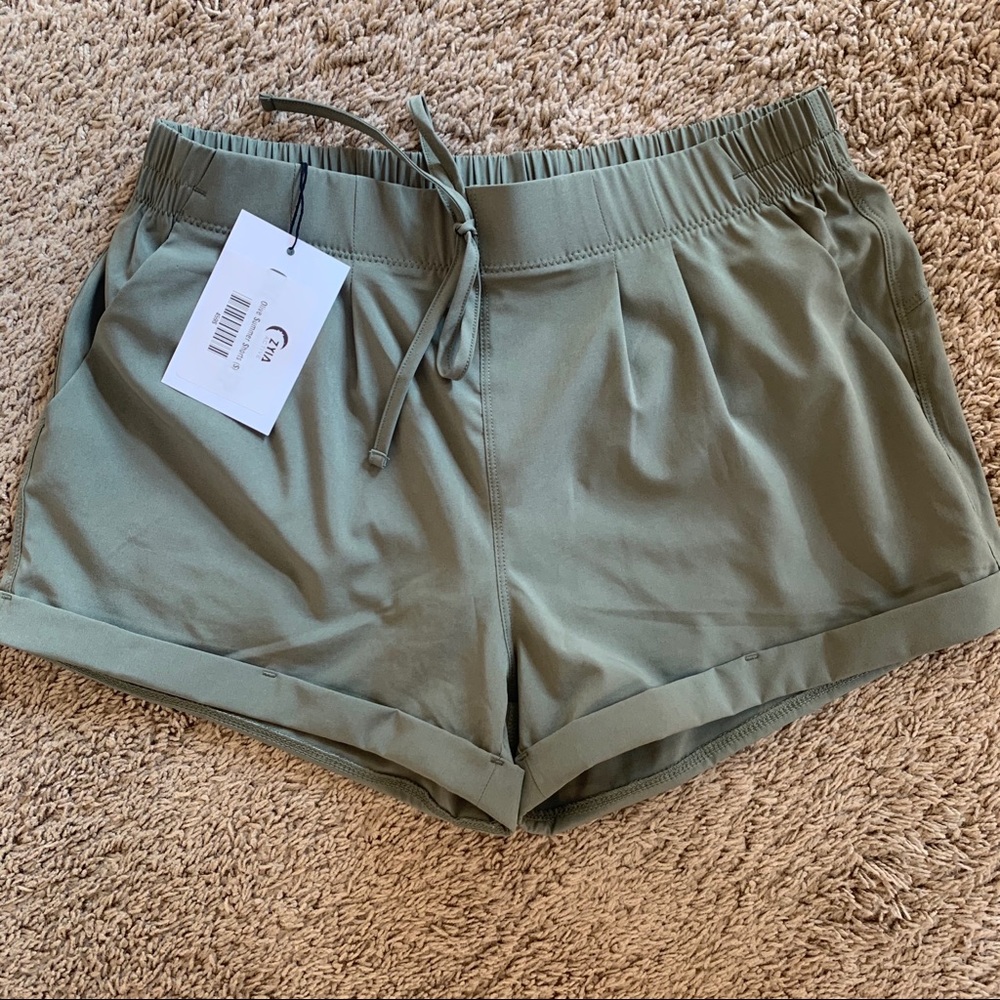 Zyia olive summer shorts